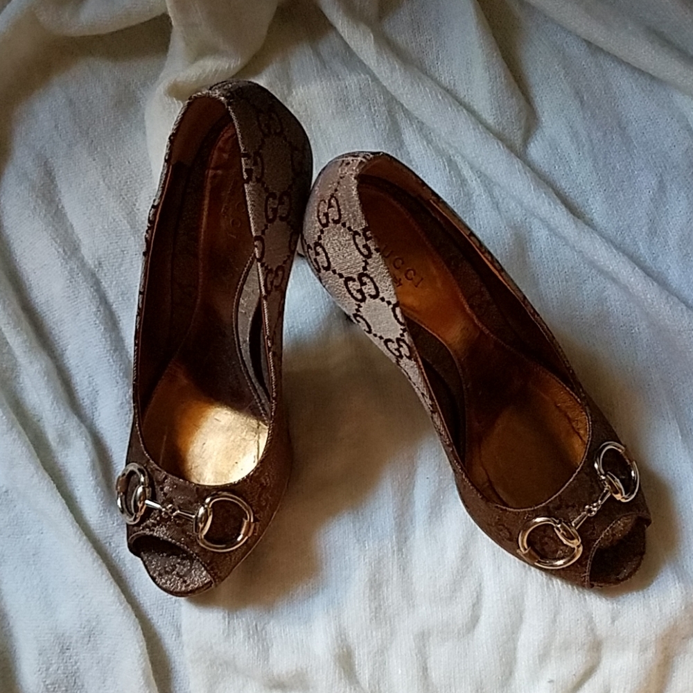 Shoes - Picture 2 of 4